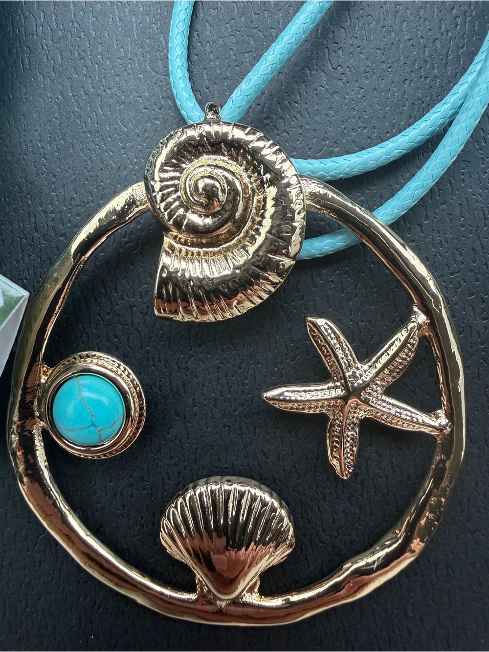 nwt Gardenia Turquoise & Gold Shell Motif Necklace - Picture 2 of 5